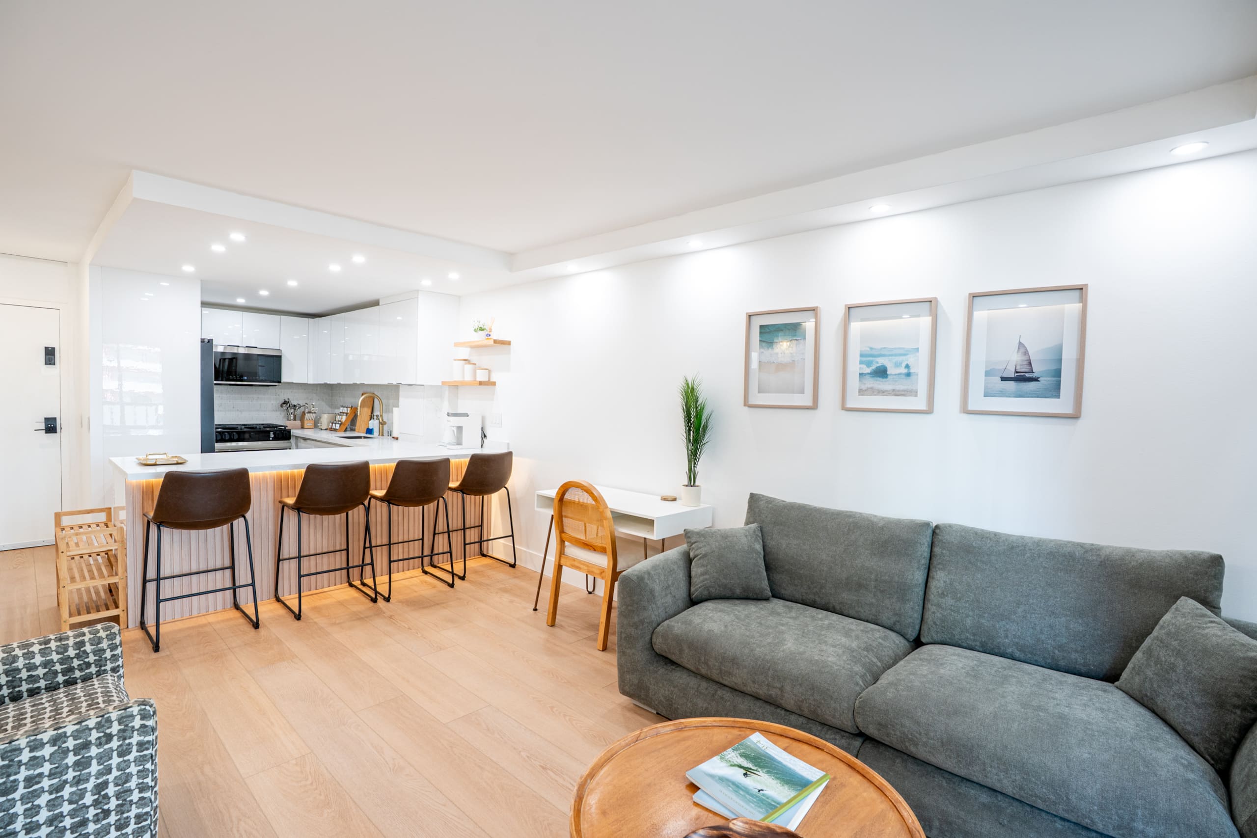 Condo in Honolulu · ★5.0 · 2 bedrooms · 3 beds · 2 private baths - Image 5