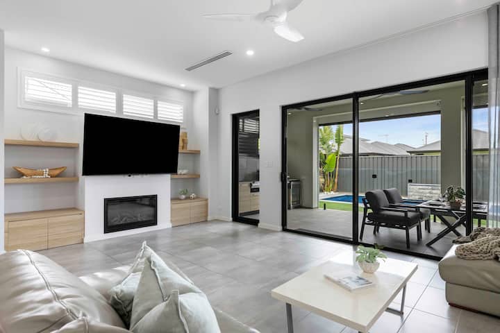 Northshore Luxe Pool House – Glenelg North - Adelaide
