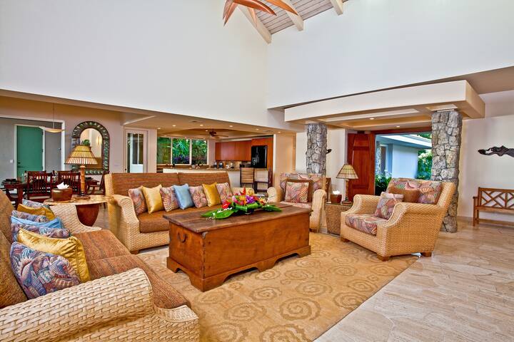 Prime Kaanapali Beachfront w/ Pool, Spa, 3br/3+ba gallery image 5