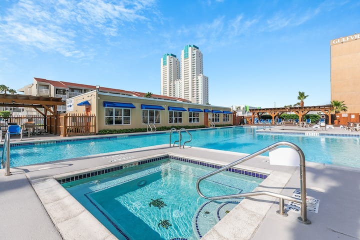 Island Retreat With Sparkling Pool - South Padre Island