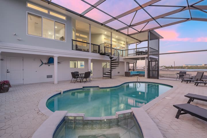 Bay Front | Private Pool | Tropical Shores - Houses for Rent in Fort ...