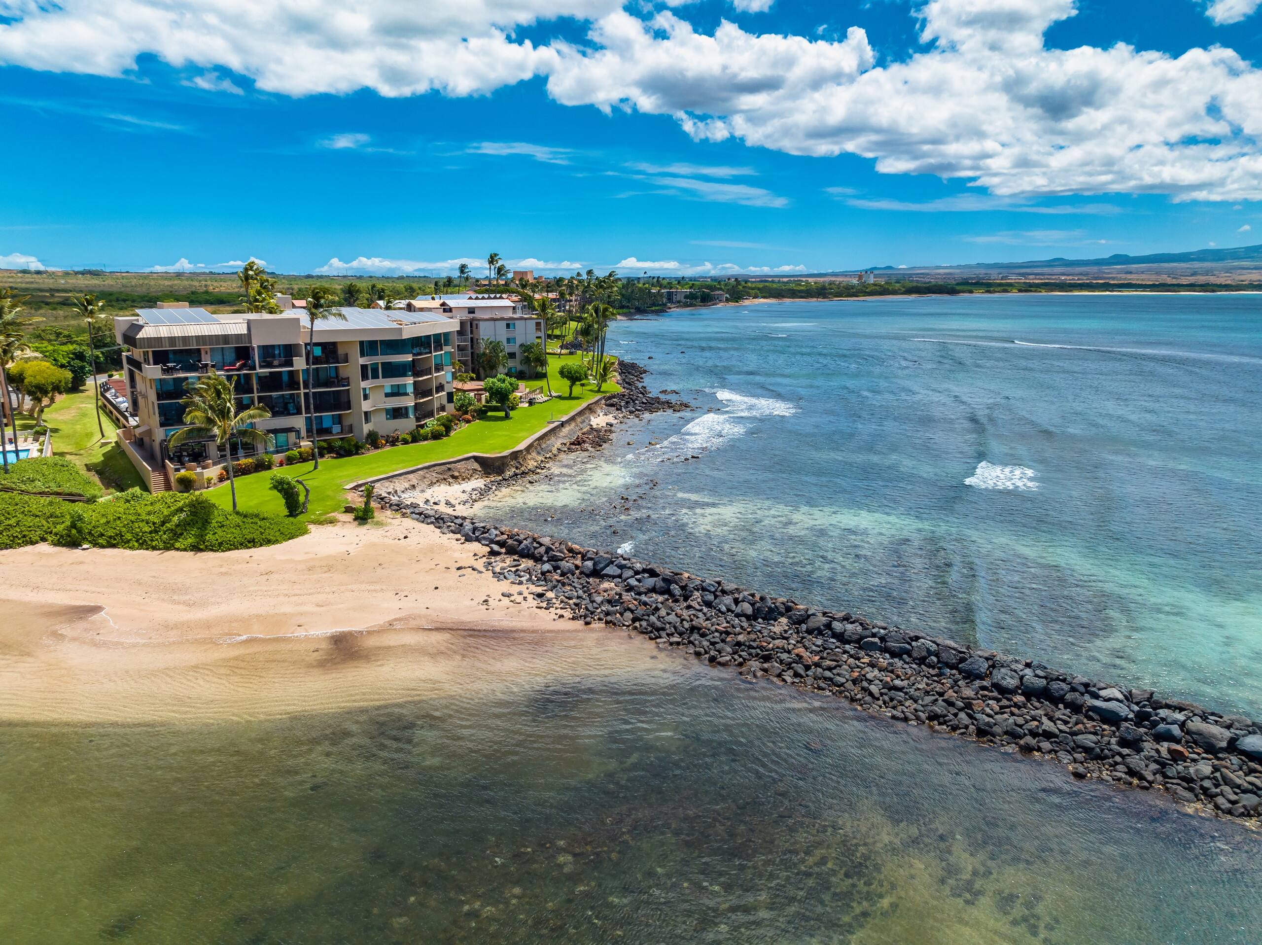 Condo in Wailuku · ★4.82 · 1 bedroom · 2 beds · 1 bath - Image 2