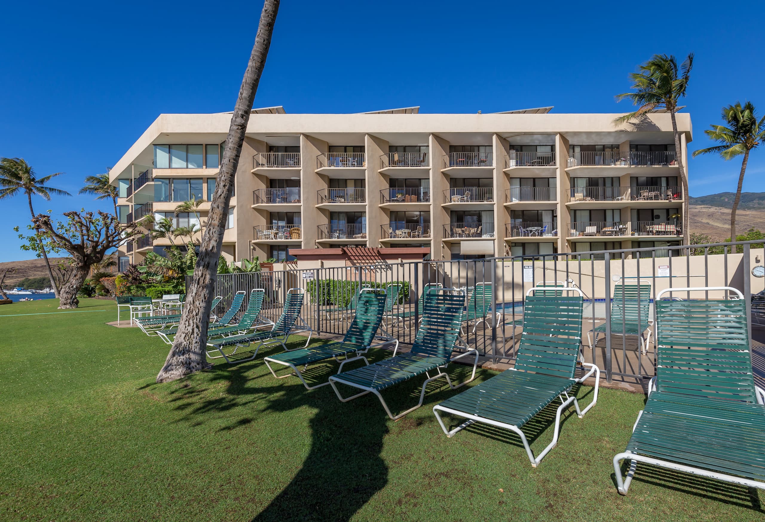 Condo in Wailuku · ★4.82 · 1 bedroom · 2 beds · 1 bath - Image 21