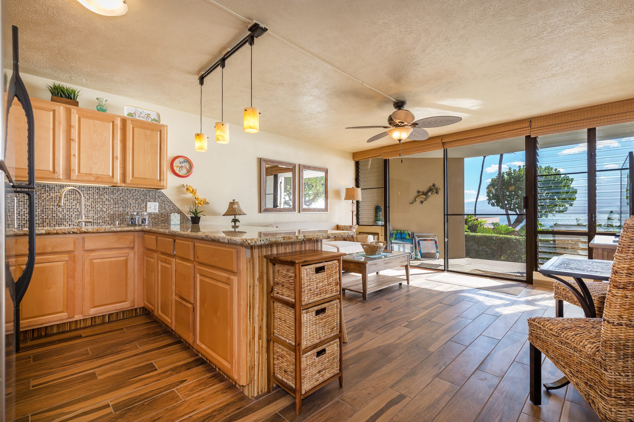 Condo in Wailuku · ★4.82 · 1 bedroom · 2 beds · 1 bath - Image 8