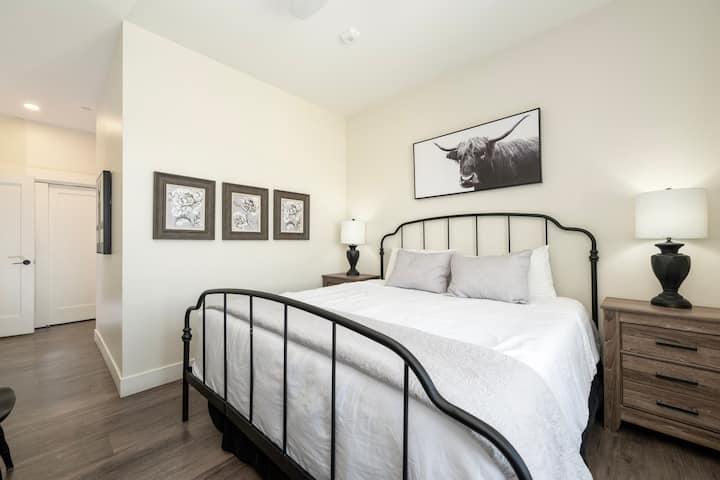 ห้องนอนใหญ่ SWP Hideaway Station 202