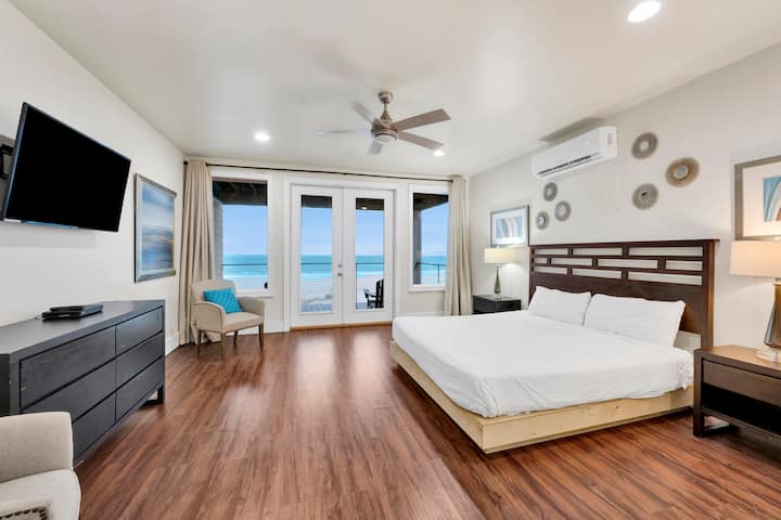 Dhoma e gjumit 5 ka një ballkon privat dhe banjë, TV dhe krevat dopio "king" për 2 persona