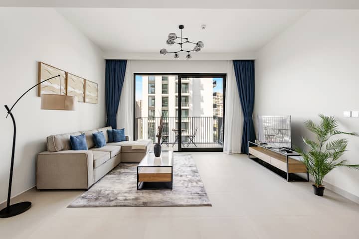 Elegant 2br Close To Park | Park Horizon - Dubai