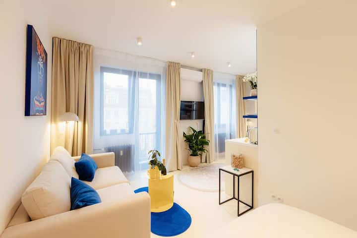 Stylish Studio Near Old Town W/ Balcony - Bratislava