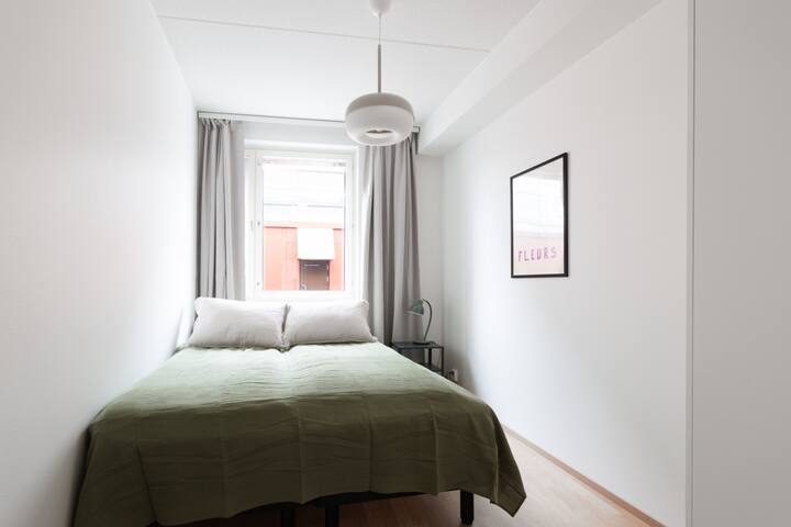 ห้องนอนที่ 2 ยังมีเตียงคู่ขนาด 160 ซม. ที่สบาย