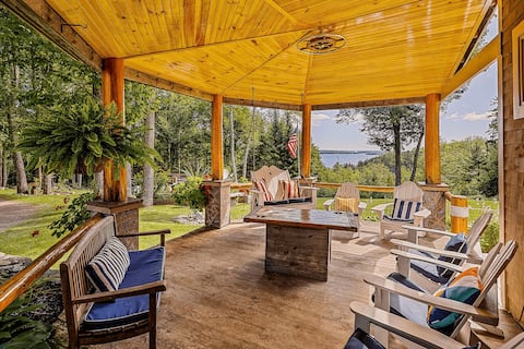 Pine Lodge: 34+ Guests, Pool & Hot Tub