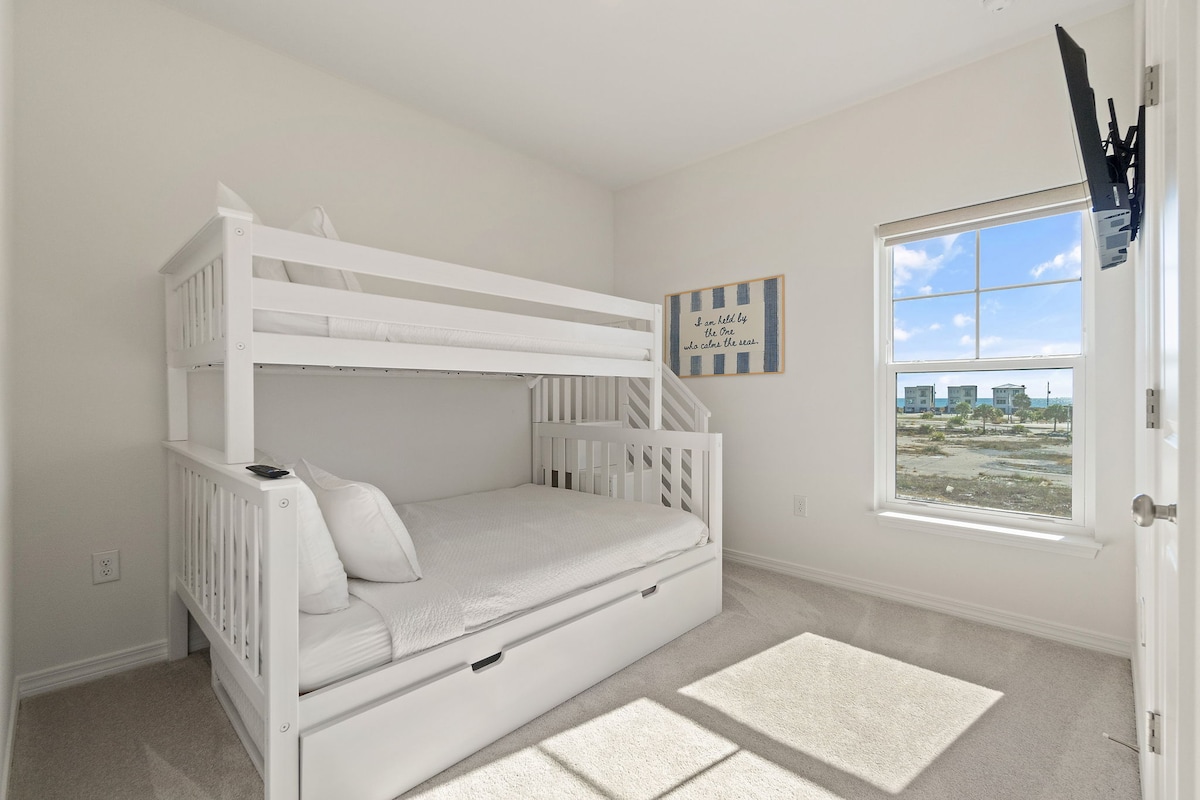 الطابق العلوي - غرفة سرير بطابقين مع سرير تروندل مزدوج