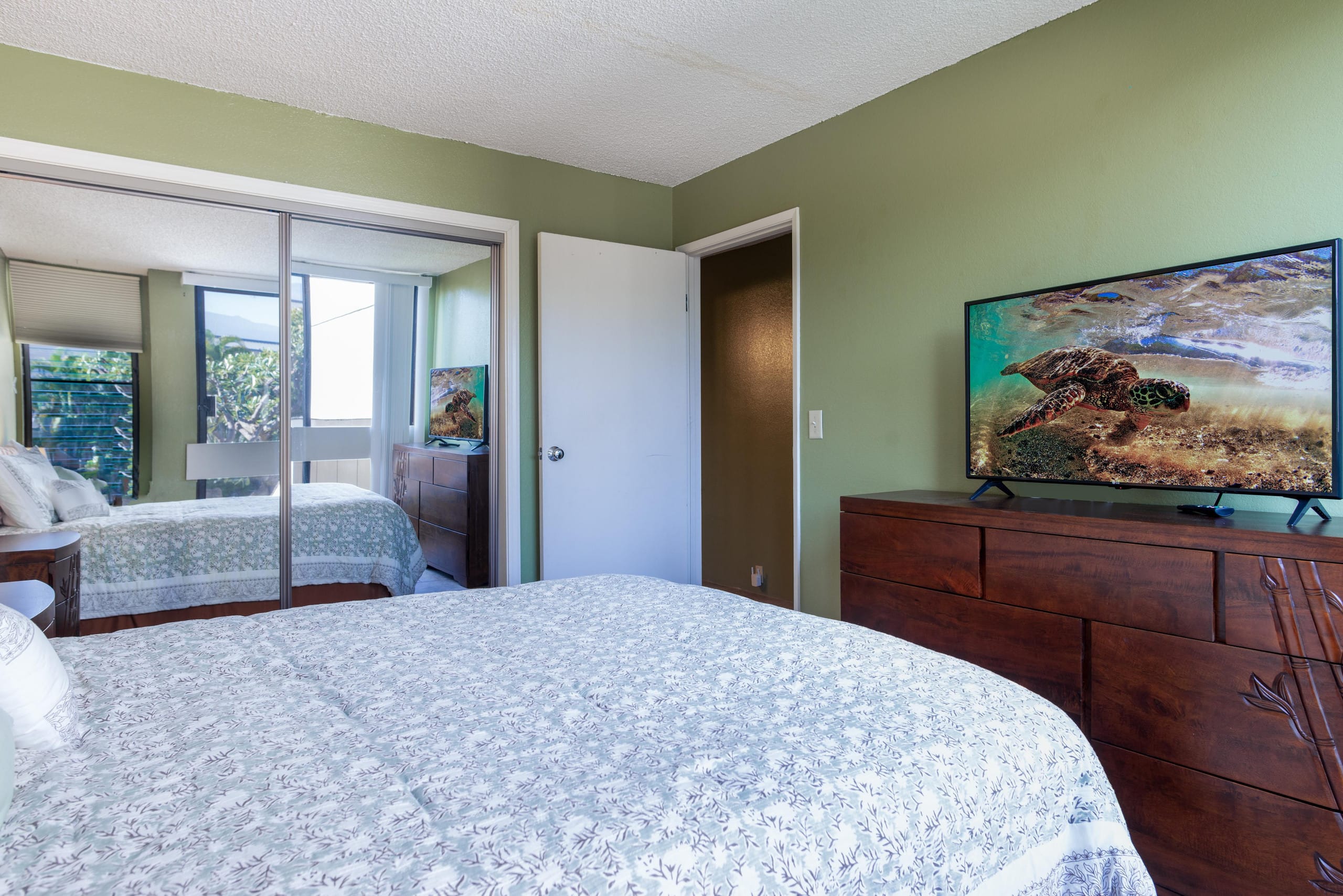 Condo in Kailua-Kona · ★5.0 · 1 bedroom · 2 beds · 1 private bath - Image 16