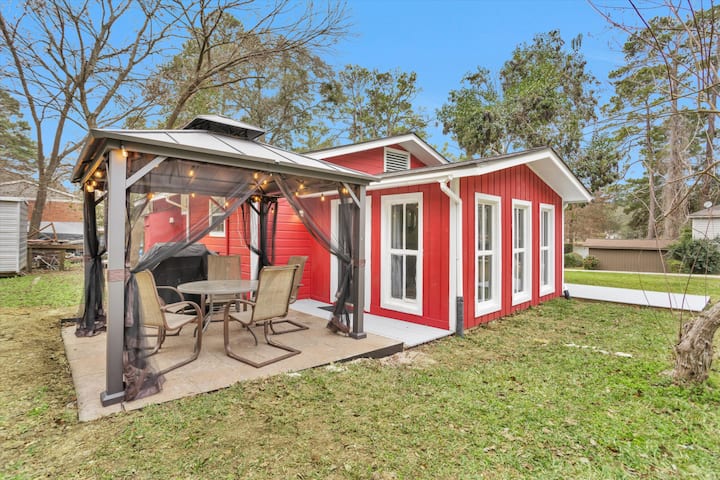 Cozy 3br Lake House Near Lake Conroe And Amenities - Conroe, TX