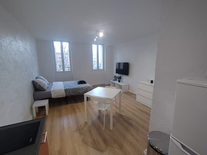 Budgetbnb 281, Studio Centre-ville - La Seyne-sur-Mer