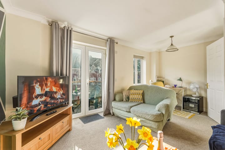 4-bed Team House - City Access - 2x Parking - Wifi - Wroxham