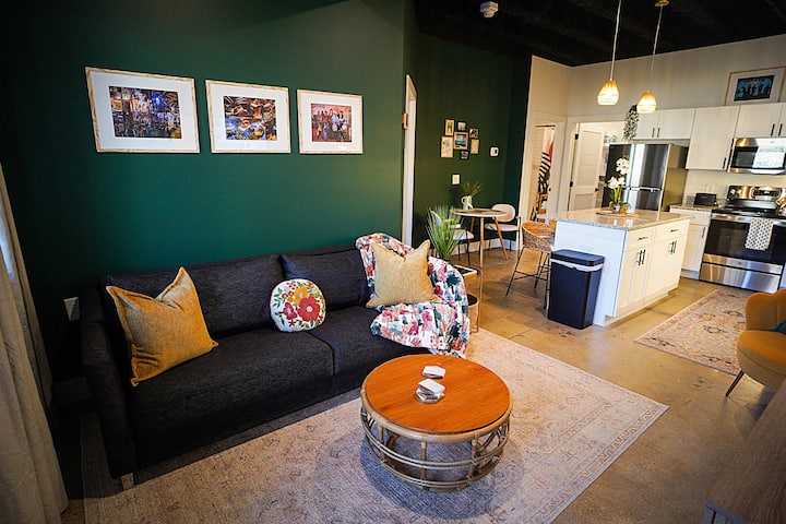 Modern 1br Condo Just Minutes To Downtown! - Nashville, TN