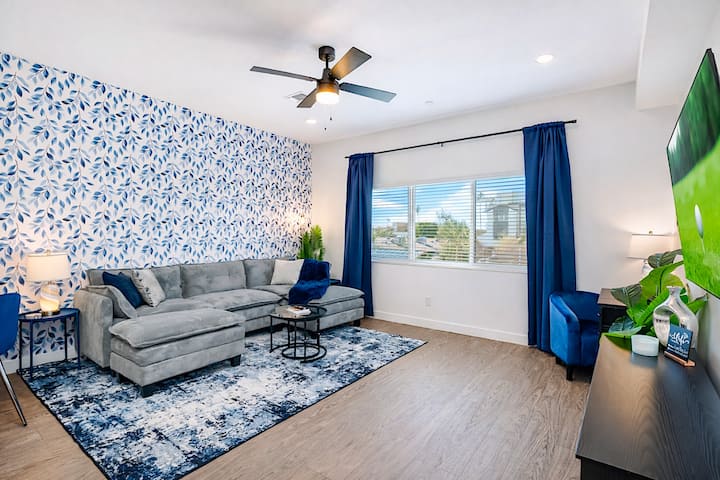 Luxury 3br- King Beds +Pool +Garage +Near Airport - Phoenix-Sky-Harbor Airport (PHX)