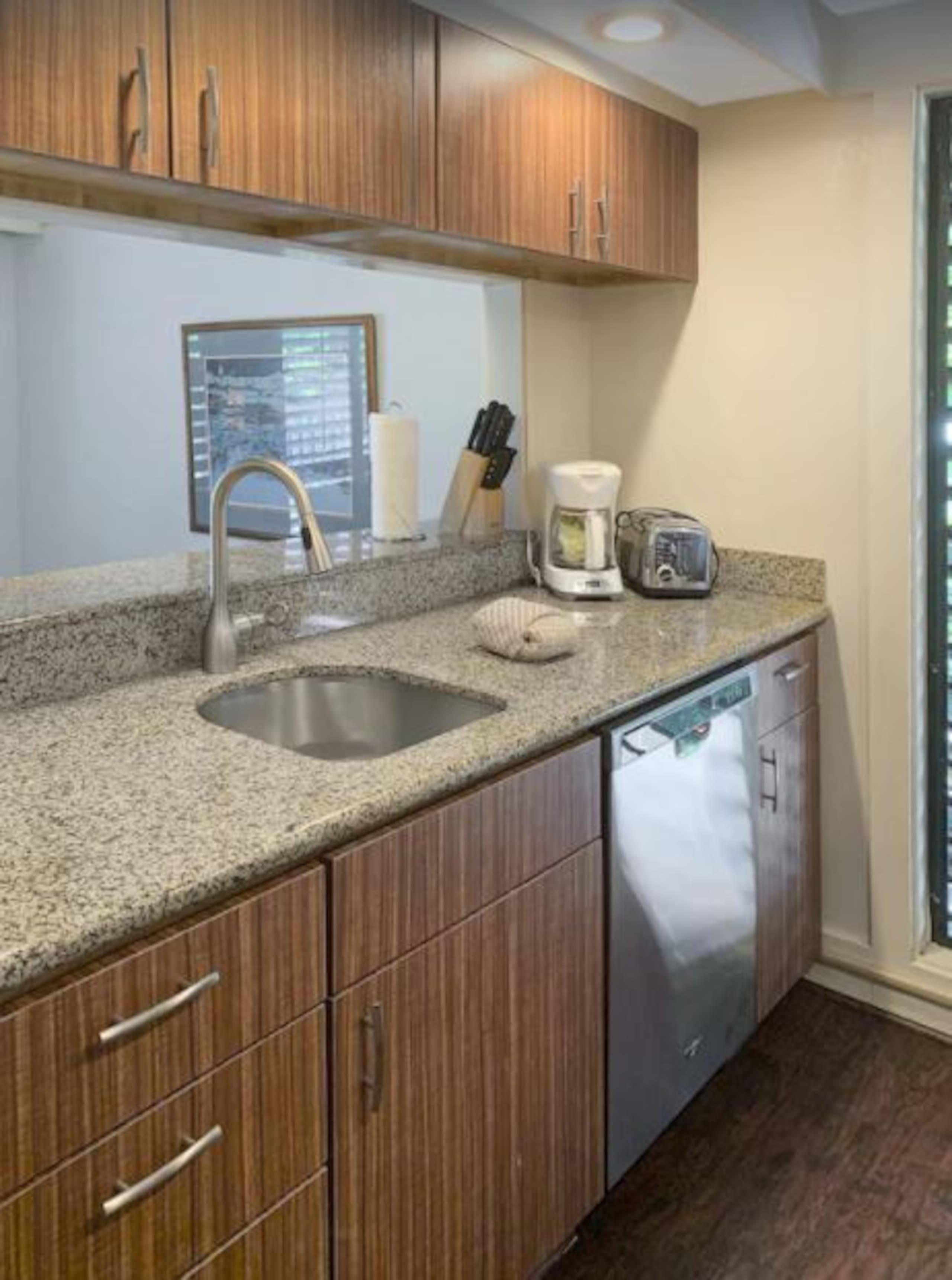 Fabulous Ocean View w/AC - Photo 6