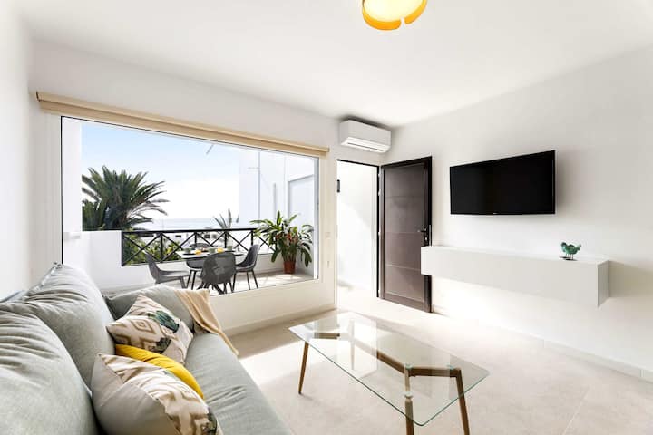 Tabaybas 7 Beachfront Pool Sea Views By Bayside - Puerto del Carmen