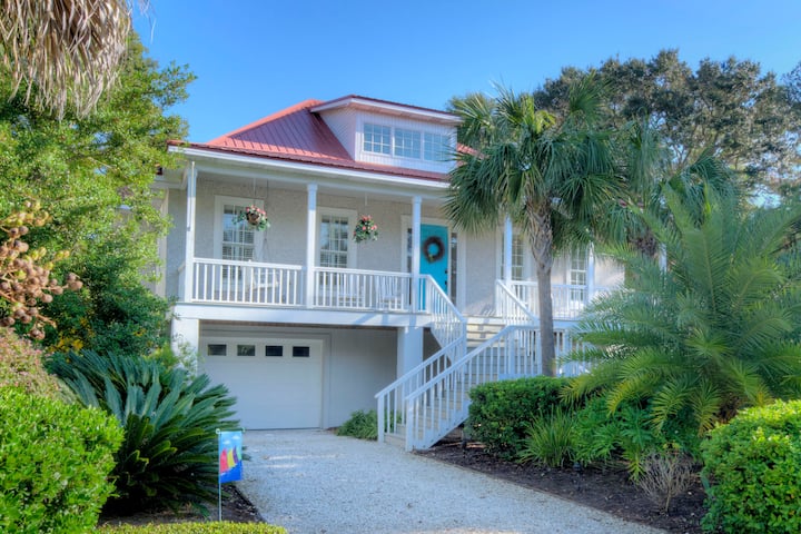 Beautiful Beach House +Pool Near Village Sleeps 14