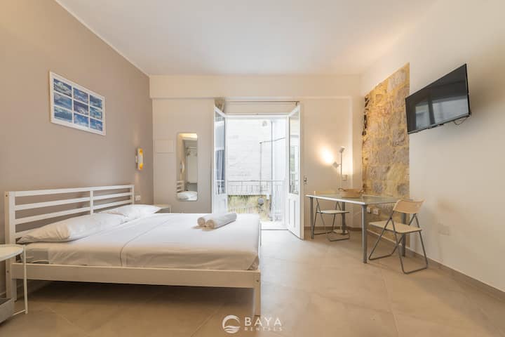 Ca Rouge First Floor:  Bright Refurbished Studio, - Carloforte