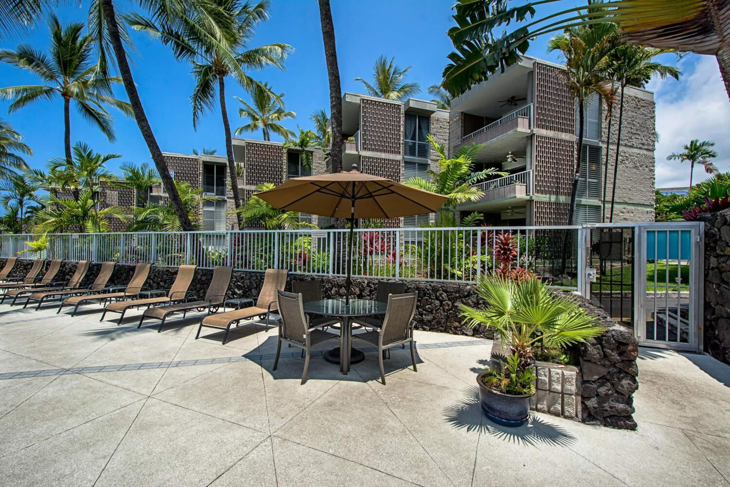 Condo in Kailua-Kona · ★5.0 · 1 bedroom · 2 beds · 1 private bath - Image 38