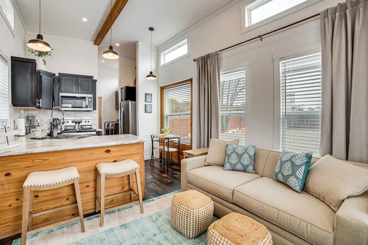Walk To Lewisville Lake: Cozy Couple’s Retreat - Little Elm, TX