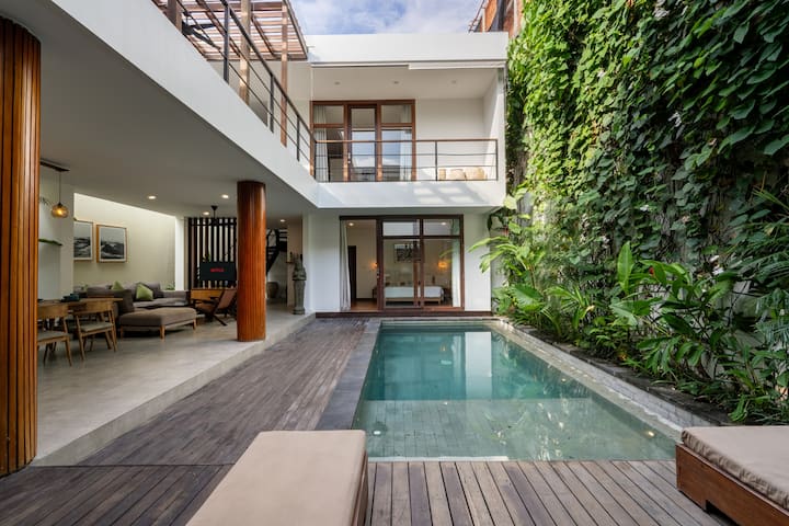 Green Moon 2 - 4BR with Pool and Rooftop, Berawa - Villas for Rent in ...