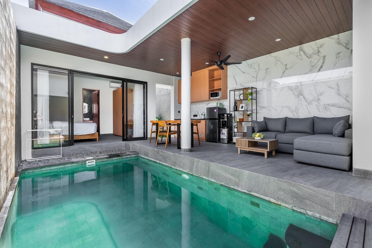 Villa in Kecamatan Denpasar Barat · ★5.0 · 2 bedrooms · 2 beds · 2 private baths, Airbnb comparable