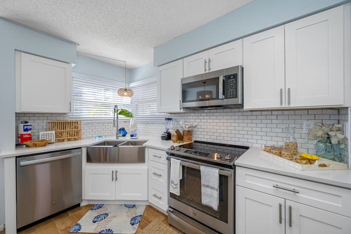 Vista Verde West 139: Pool, Spa, Private Beach! - St. Petersburg, FL