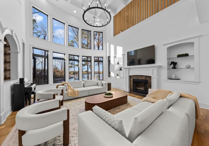 Lake Norman Estate w/ Tennis Court & Movie Theater