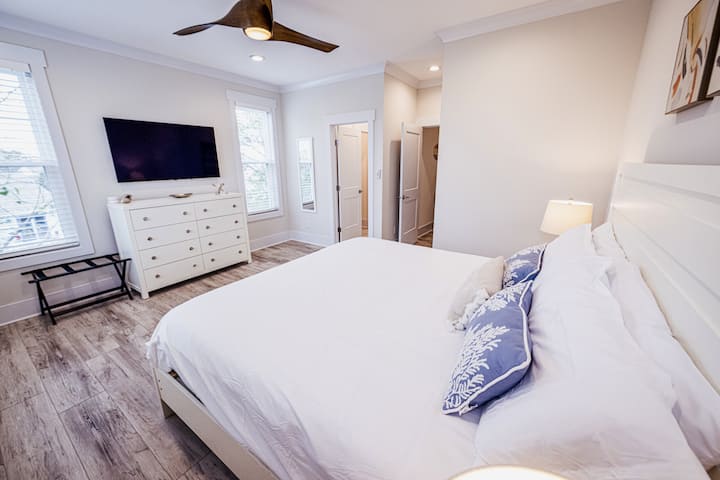 2. spálňa s veľkou manželskou posteľou 