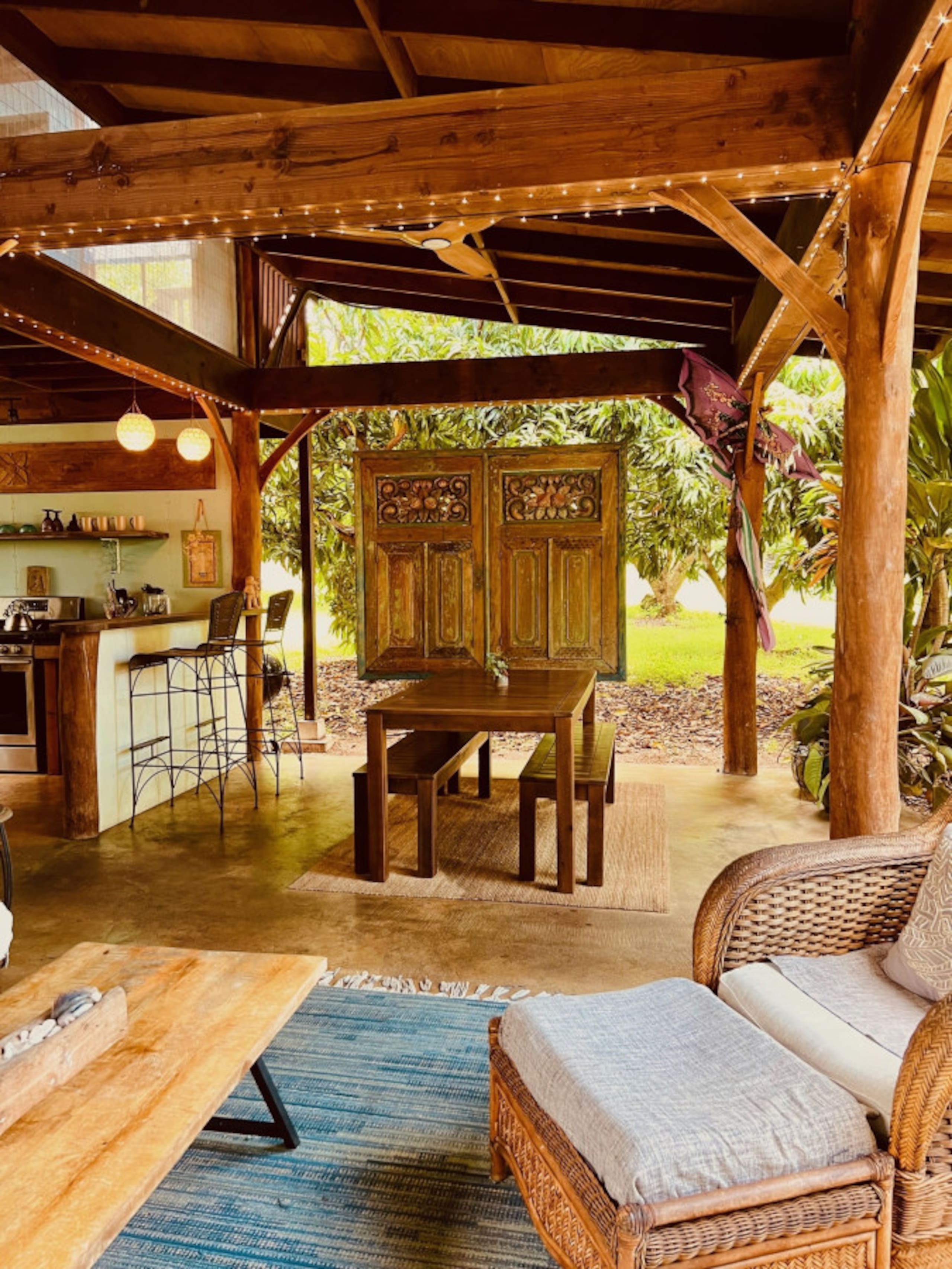 Enchanting Eco-Hideaway: Bohemian Retreat - Image 11