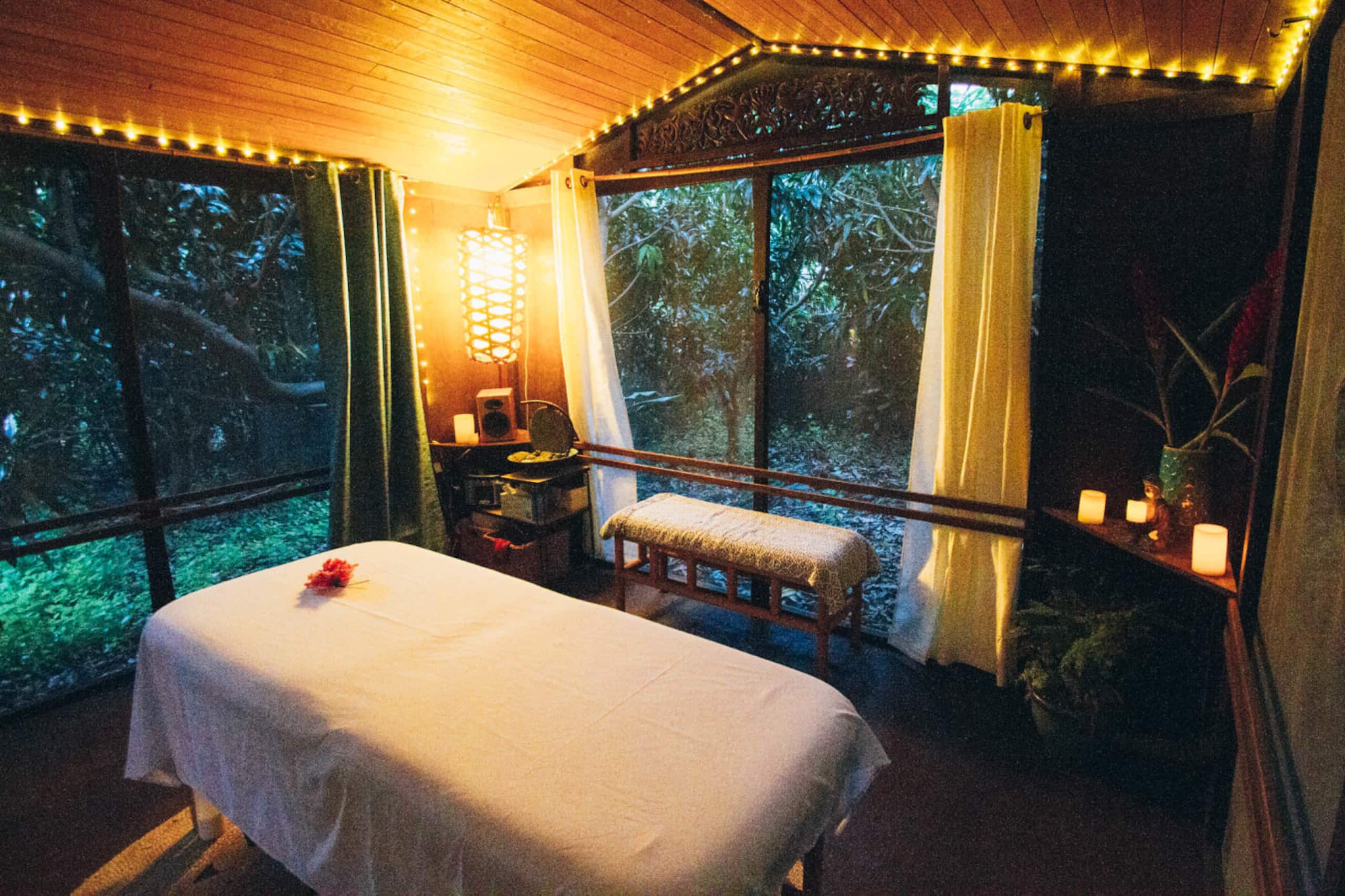 Enchanting Eco-Hideaway: Bohemian Retreat - Image 18