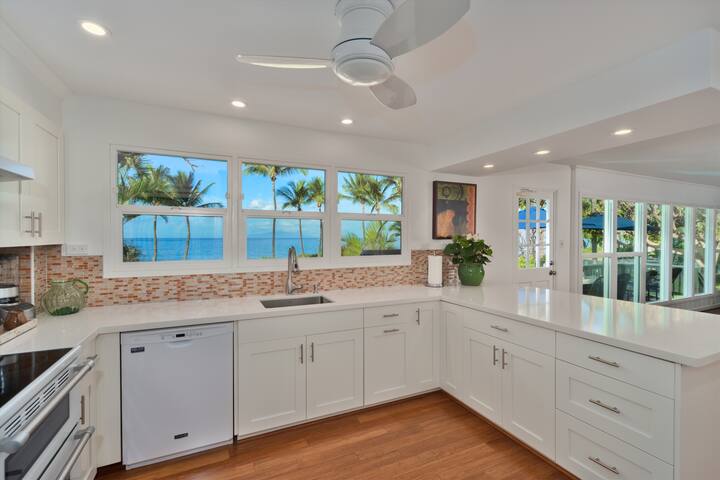 Oceanfront, Private, Views! Wailea Sunset Bungalow gallery image 3