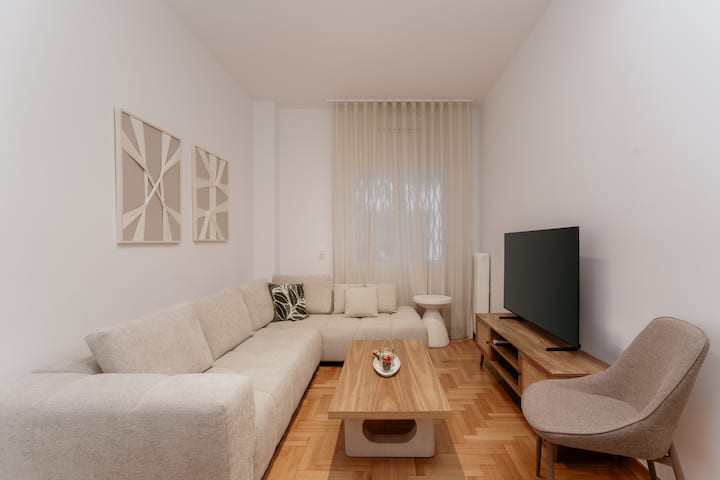 Classy & Modern Apartment In Pagrati - Athens - Athens