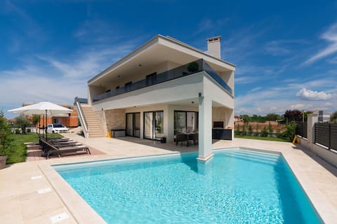 Successful Airbnb property: Villa perla by villsy in Stranići Kod Nove Vasi
