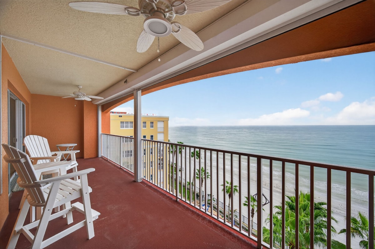 Curated visual reference: Gallery Detail: Penthouse Beachfront Retreat In North Redington