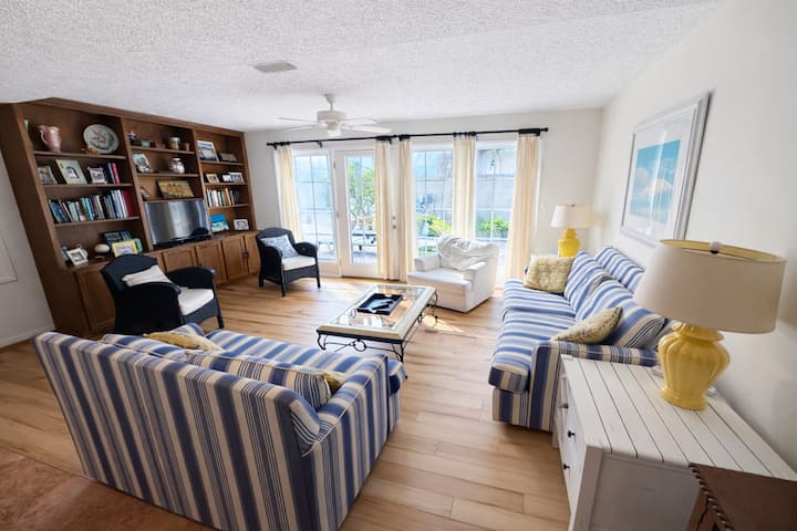 Laguna Beach Oasis With Private Pool - Laguna Beach, FL