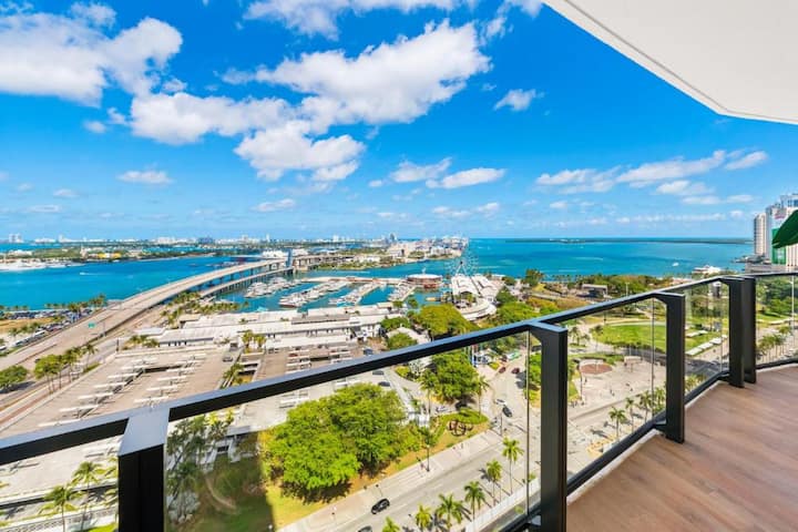 2-bedroom Sky Suite | Views, Rooftop Pool, Gym - Miami