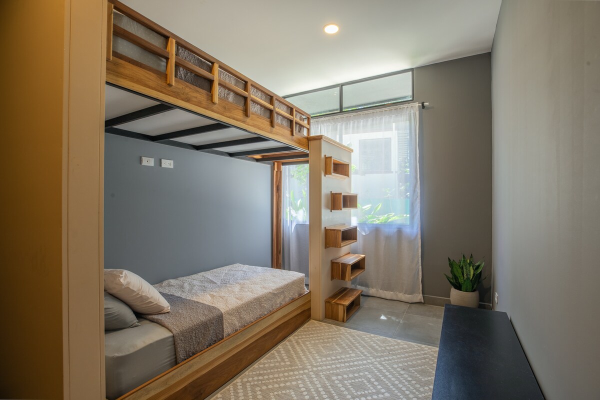 -غرفة النوم 2: سريران مفردان (رائعان للأطفال أو الأصدقاء)