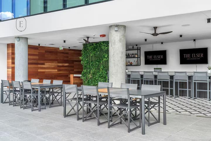 Vip Stay 2-Bedroom VIP Stay | Restaurant + Rooftop Pool - Flats for Rent in ...