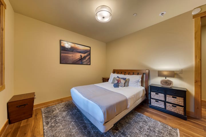 ห้องนอน 3 มีเตียงควีนไซส์