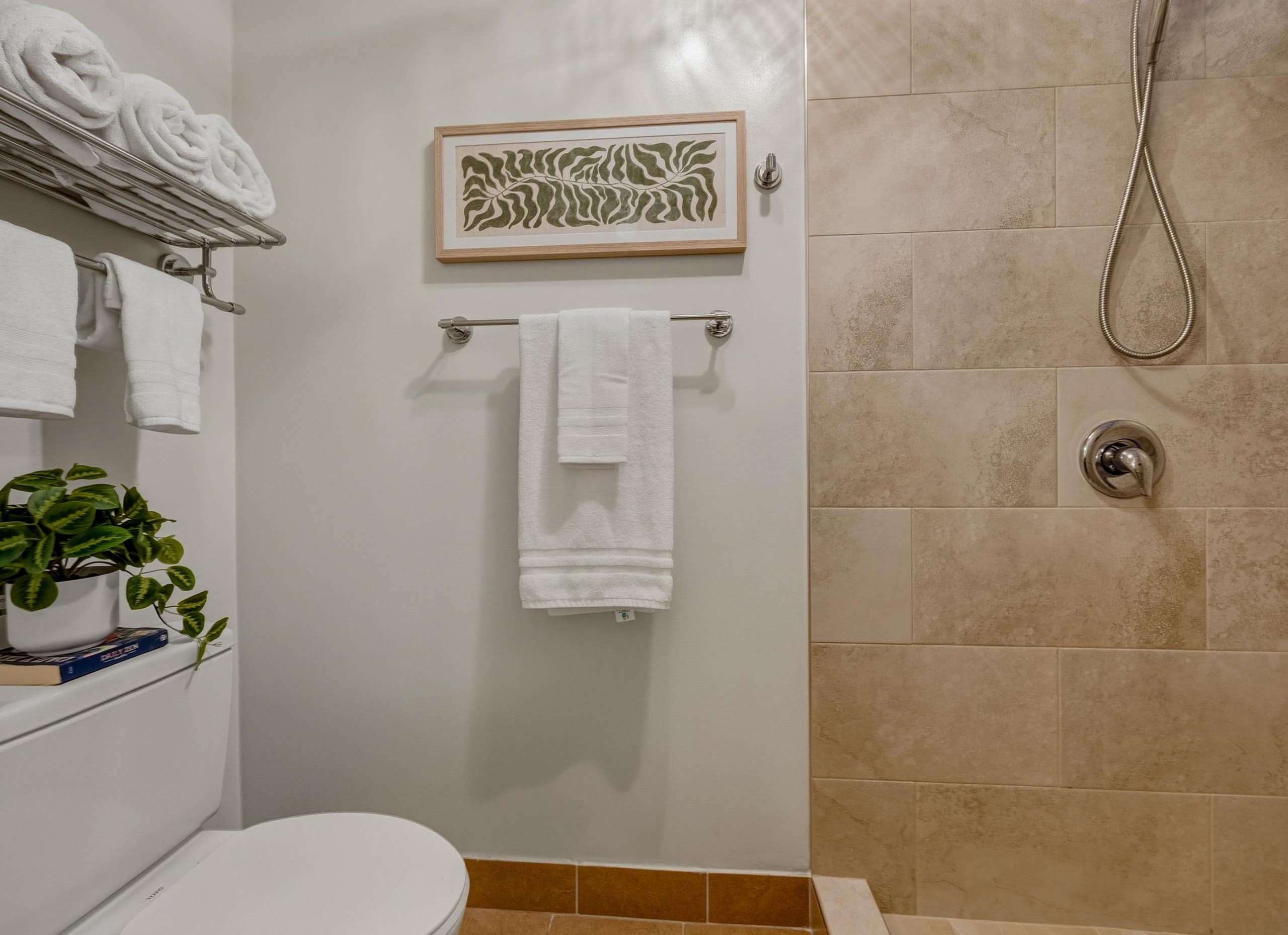 Condo in Lahaina · ★5.0 · 1 bedroom · 2 beds · 1 bath - Image 26