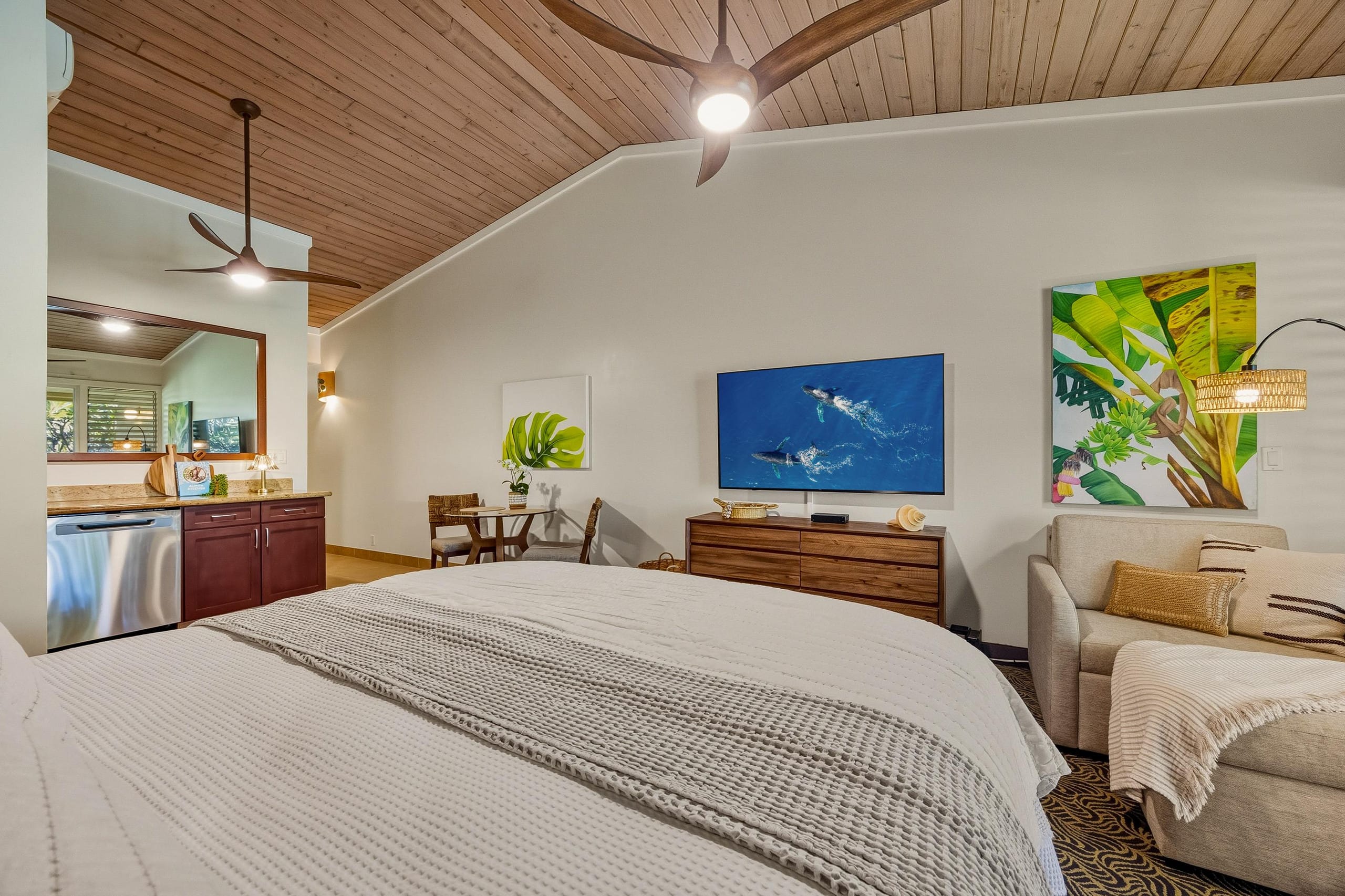Condo in Lahaina · ★5.0 · 1 bedroom · 2 beds · 1 bath - Image 8
