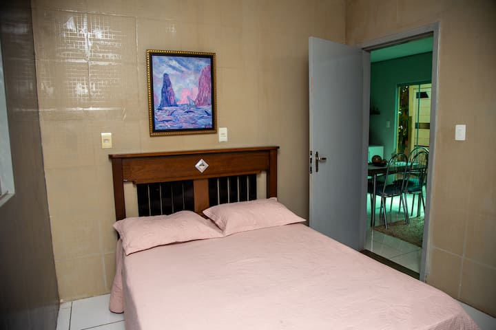 Quarto aconchegante, ideal para relaxar com tranquilidade