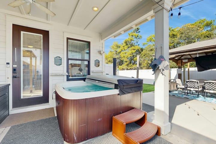 4 Br Home, Dog Friendly, Hot Tub - Panama City Beach, FL