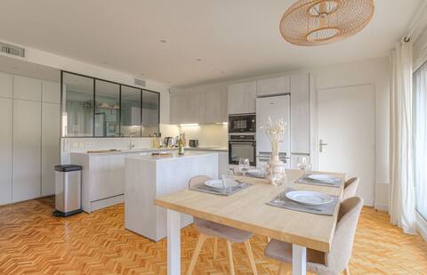 Successful Airbnb property: Spacious and High Standing near Part-Dieu in Lyon 3e Arrondissement