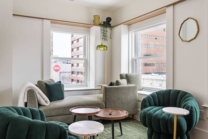 Prime Downtown, Walk To Whiskey Row!chic Group 5br - Louisville, KY