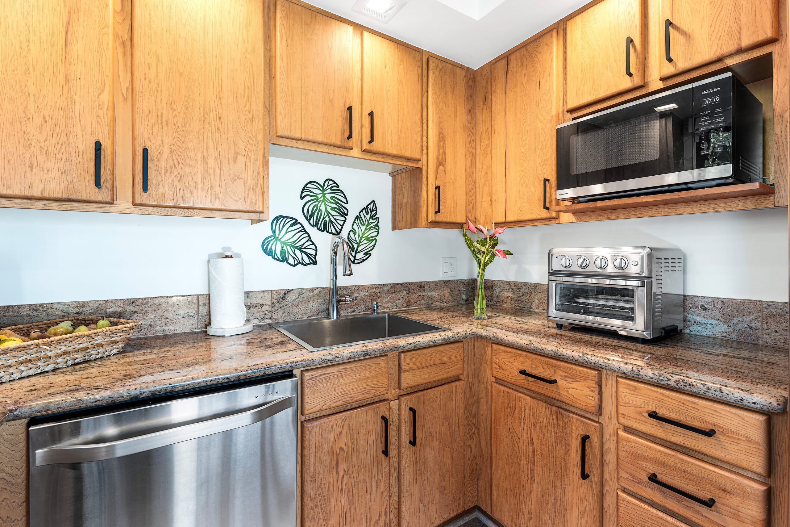 Condo in Kailua-Kona · ★4.8 · 2 bedrooms · 3 beds · 2 private baths - Image 18